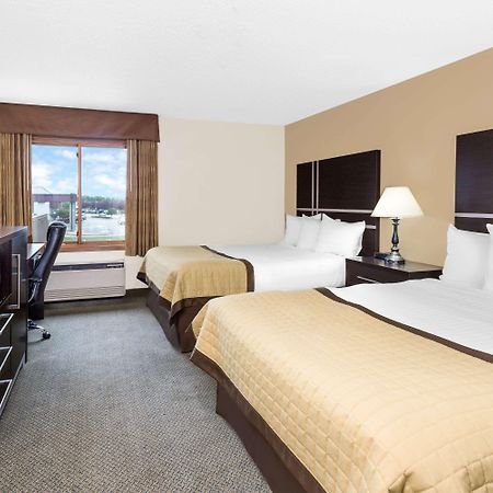 Baymont By Wyndham Green Bay Exterior foto